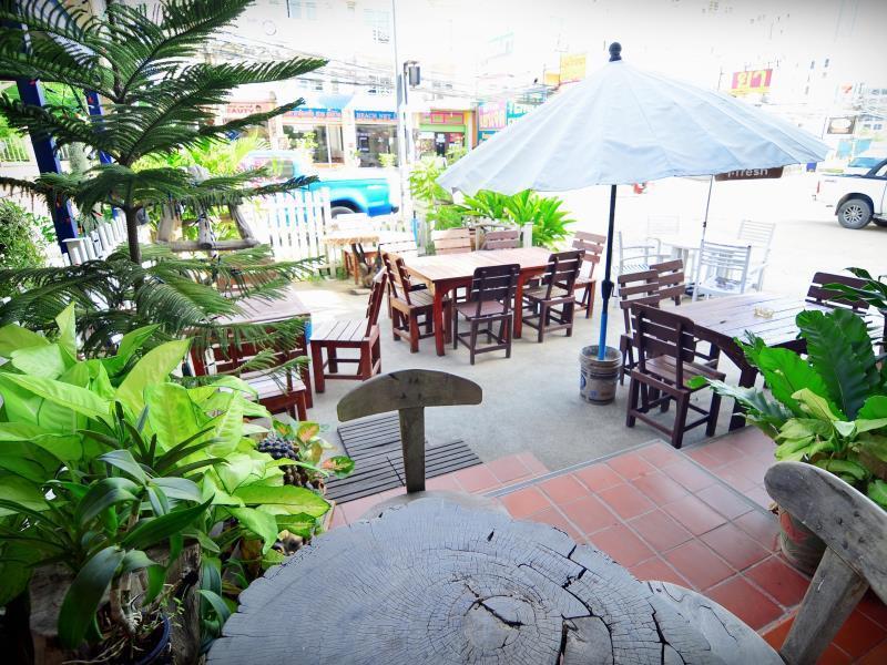The Famous House - Jomtien Hotel Luaran gambar