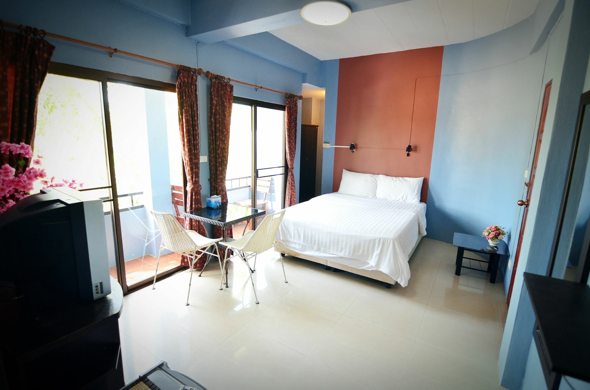 The Famous House - Jomtien Hotel Luaran gambar