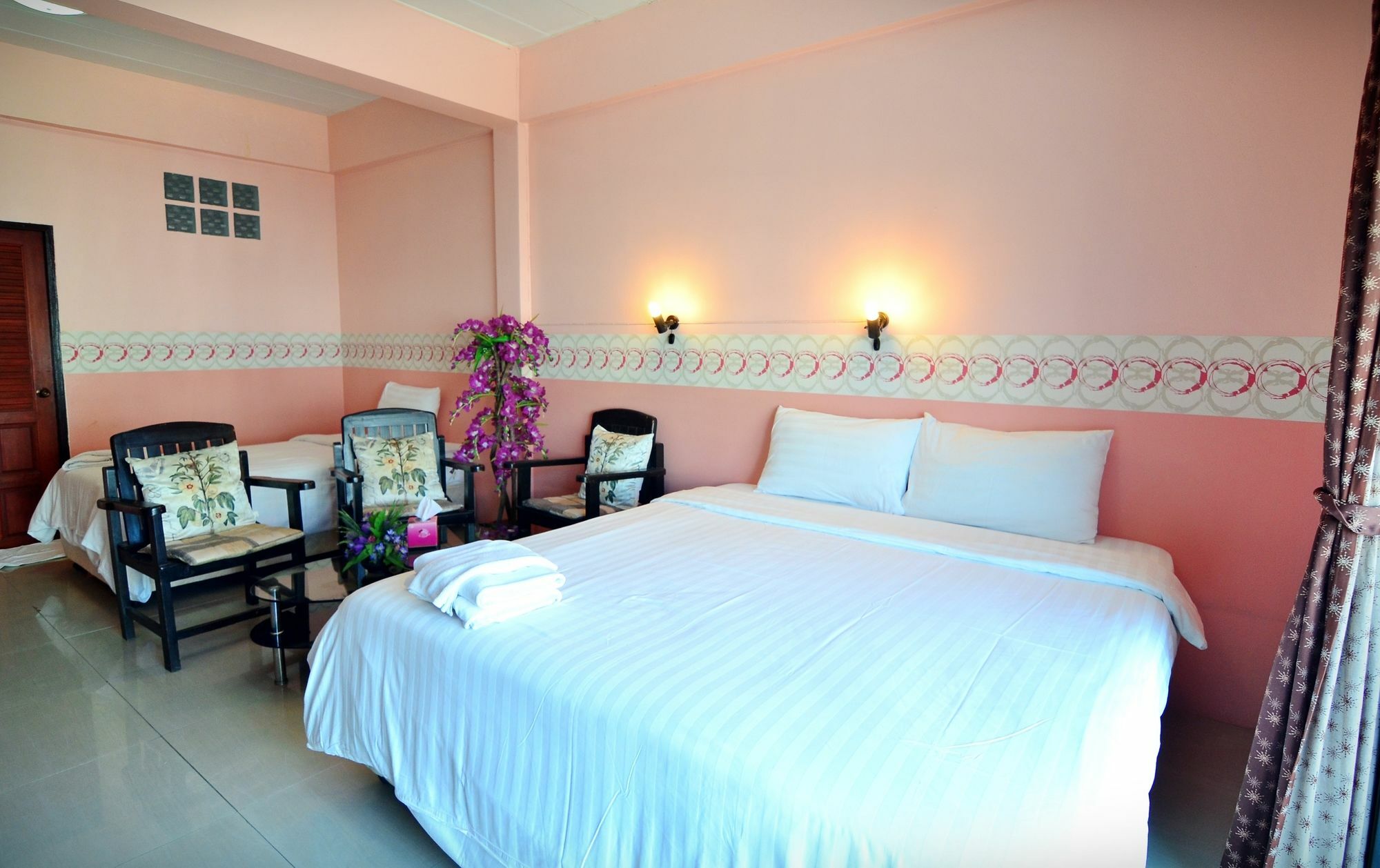 The Famous House - Jomtien Hotel Luaran gambar