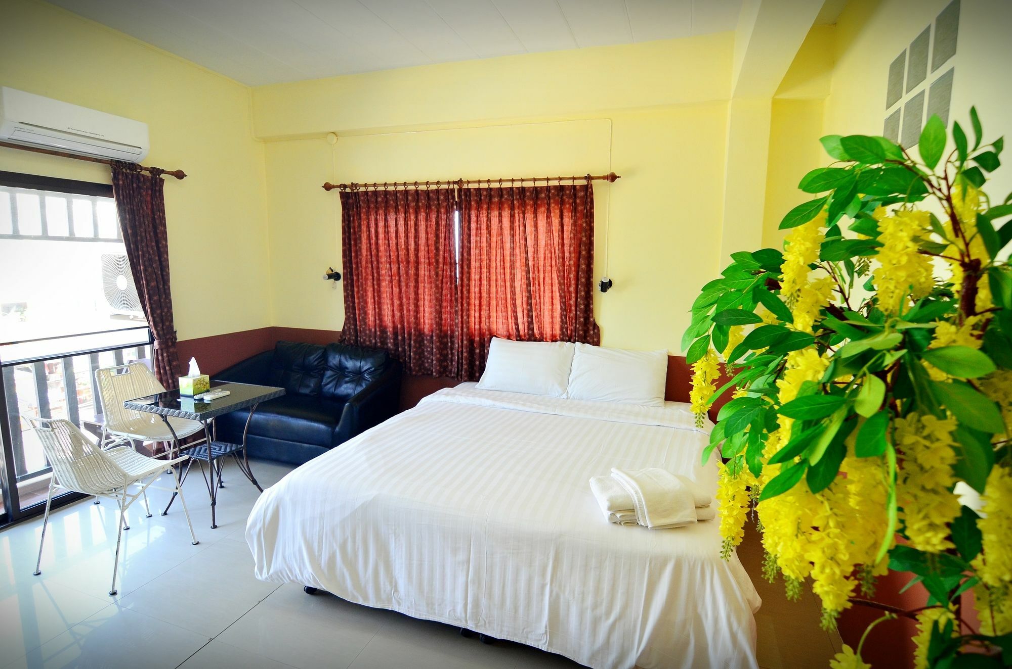The Famous House - Jomtien Hotel Luaran gambar