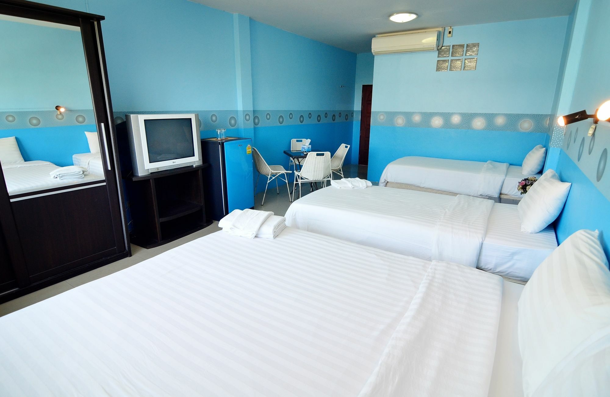 The Famous House - Jomtien Hotel Luaran gambar