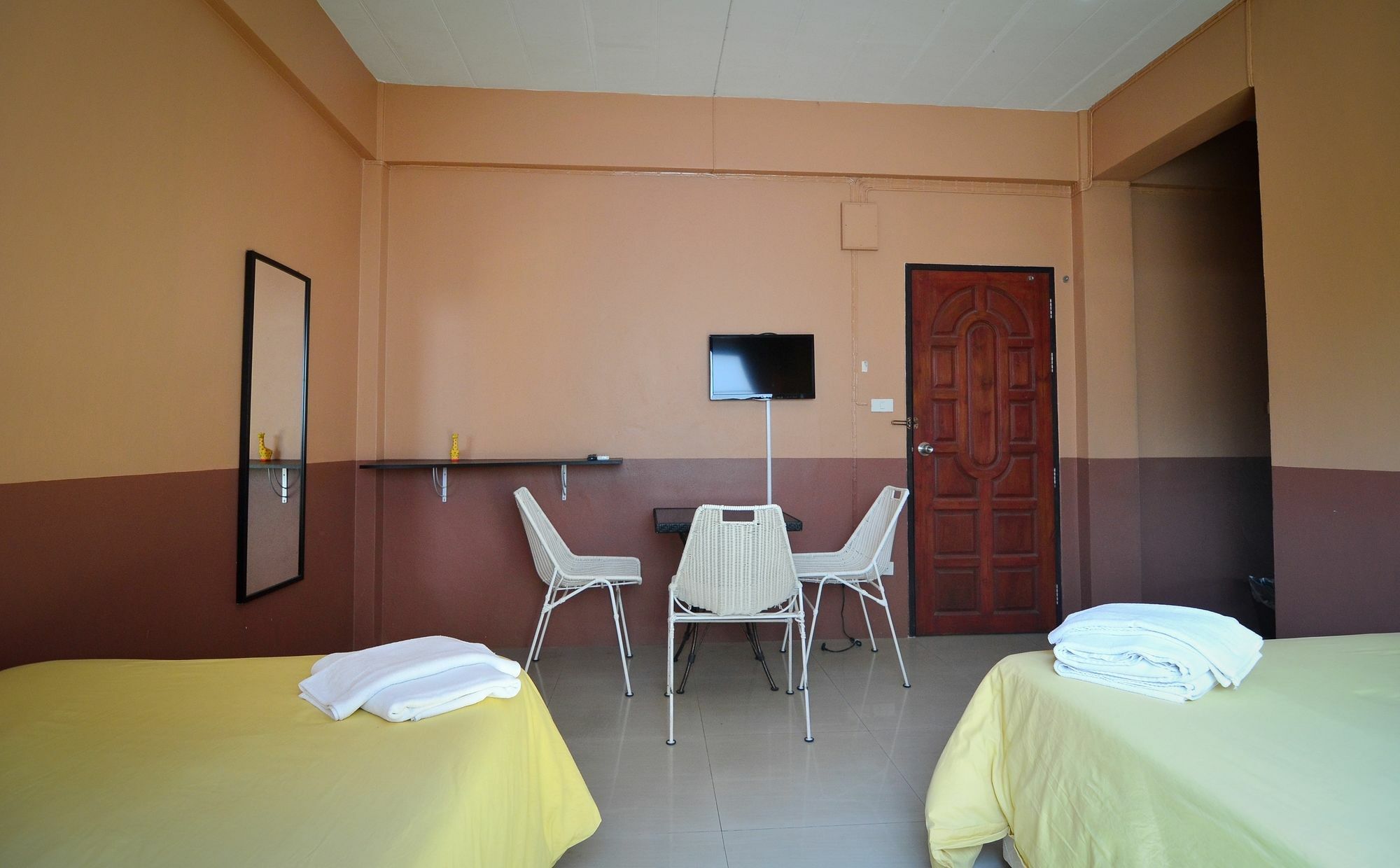 The Famous House - Jomtien Hotel Luaran gambar